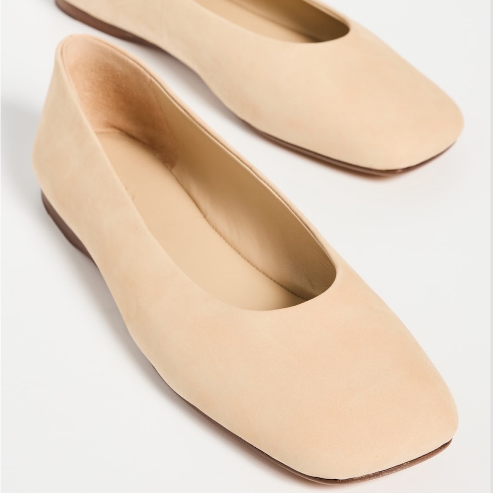 Vince Tan Flats size 7 NWT